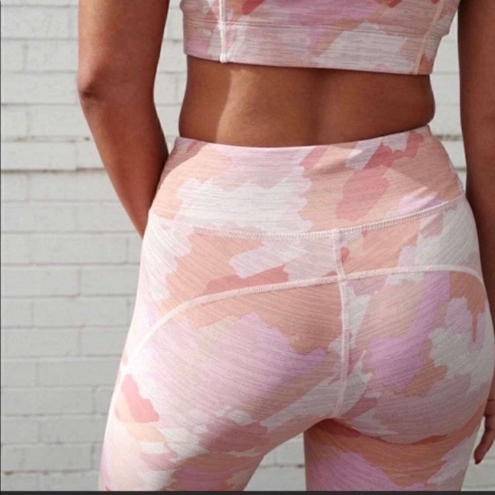 Outdoor Voices TechSweat Flex Leggings XS 7/8 length Camo